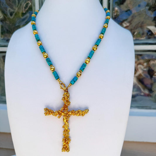 Vintage Escrusca of Italy Necklace. Gold Tone Cross Pendant.