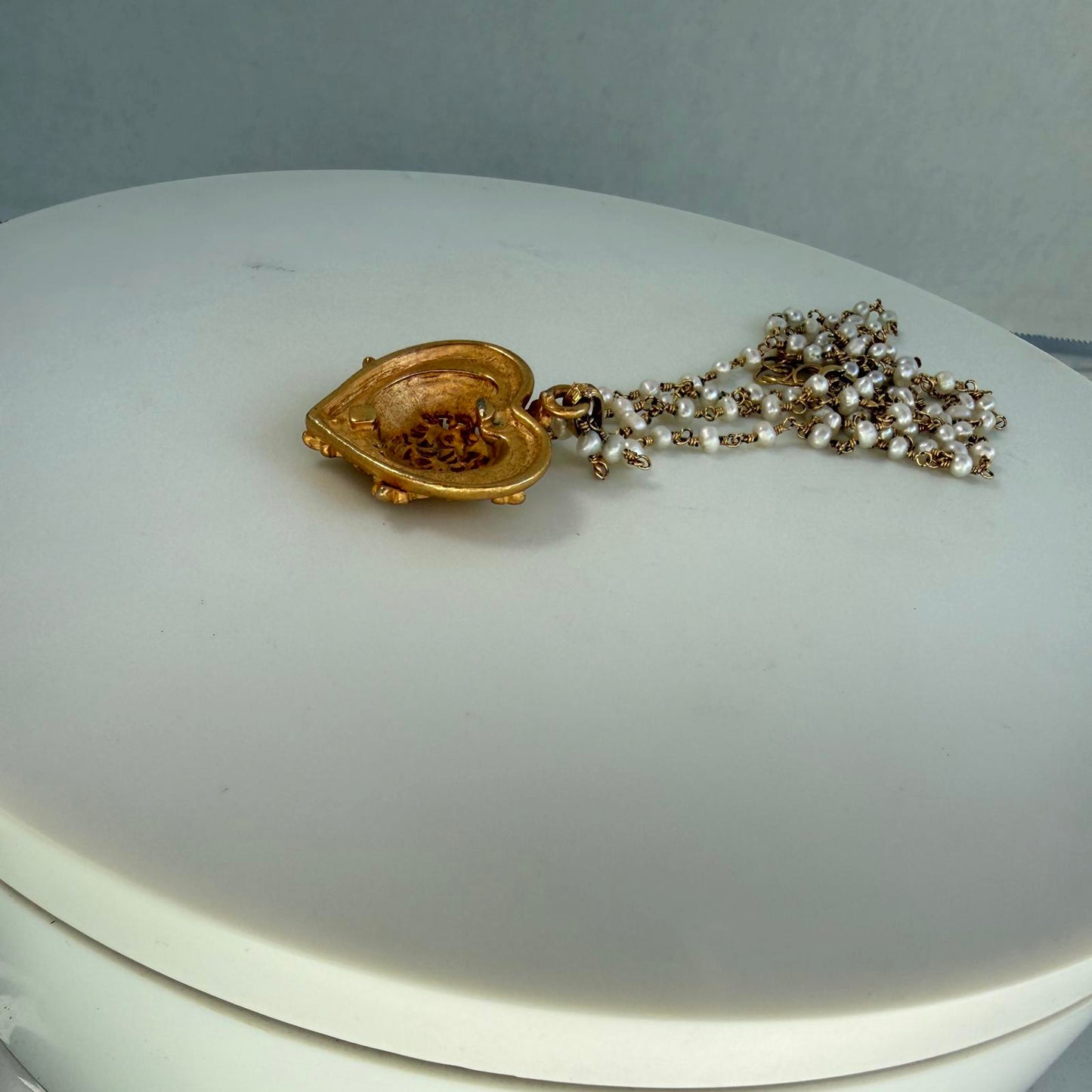 Vintage Style Heart. Gold tone Pendant. Freshwater Pearl Necklace