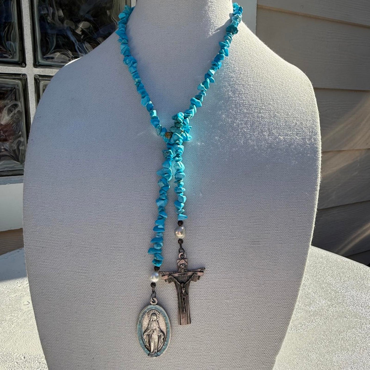Turquoise/Howlite Lariat Necklace. Pearls. Vintage Religious Pendant Necklace.