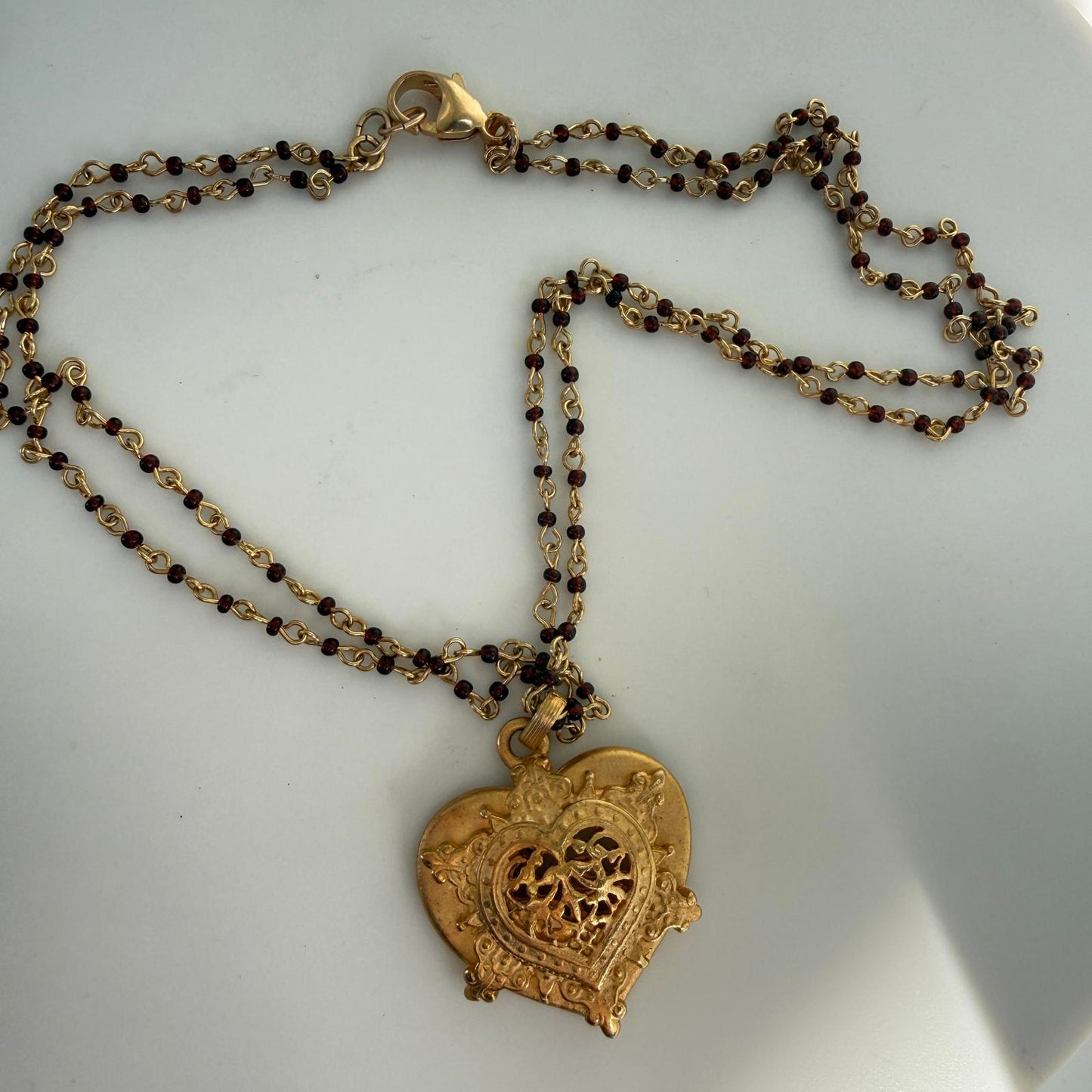 Vintage Style Heart. Gold tone Pendant. Garnet Necklace