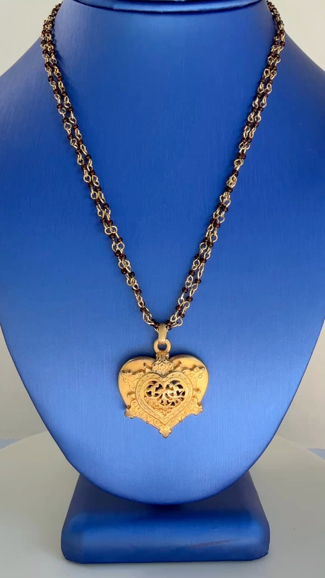 Vintage Style Heart. Gold tone Pendant. Garnet Necklace