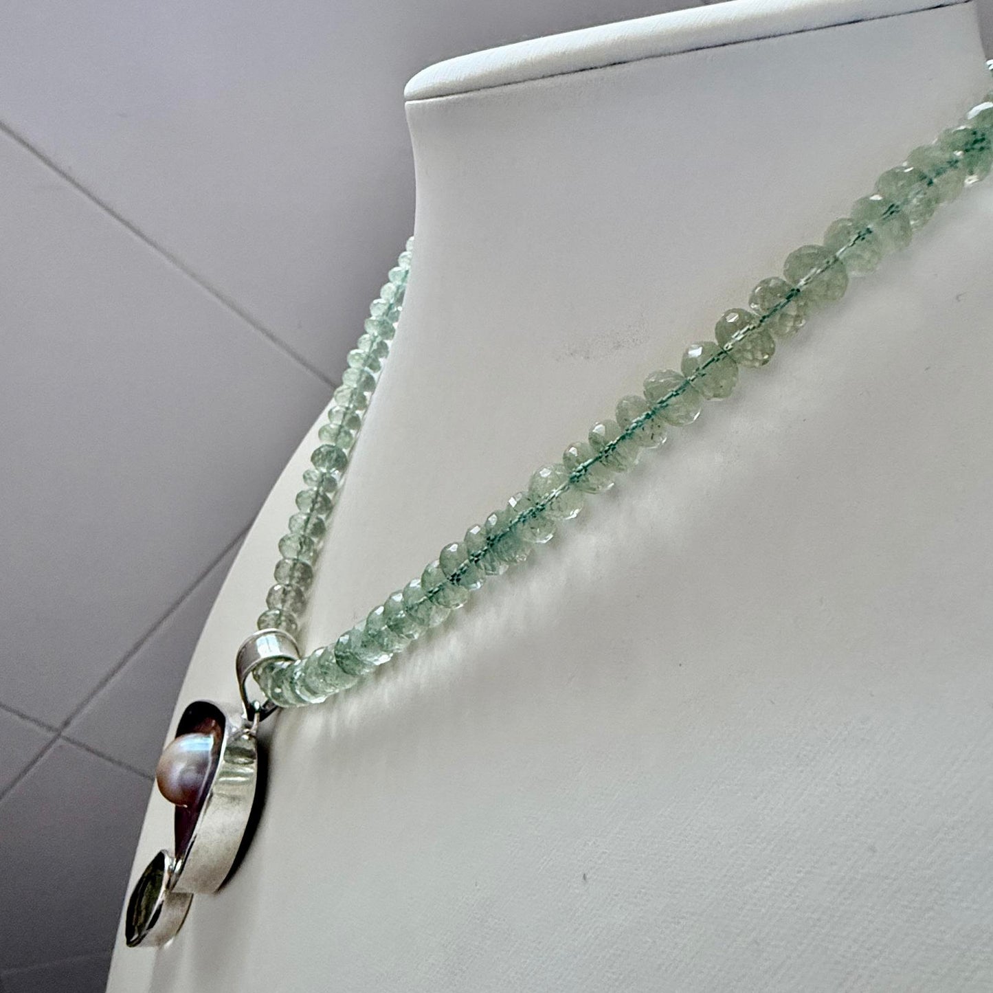 Vintage Green Amethyst & Mabé Pearl Pendant Necklace. Sterling Silver Setting.
