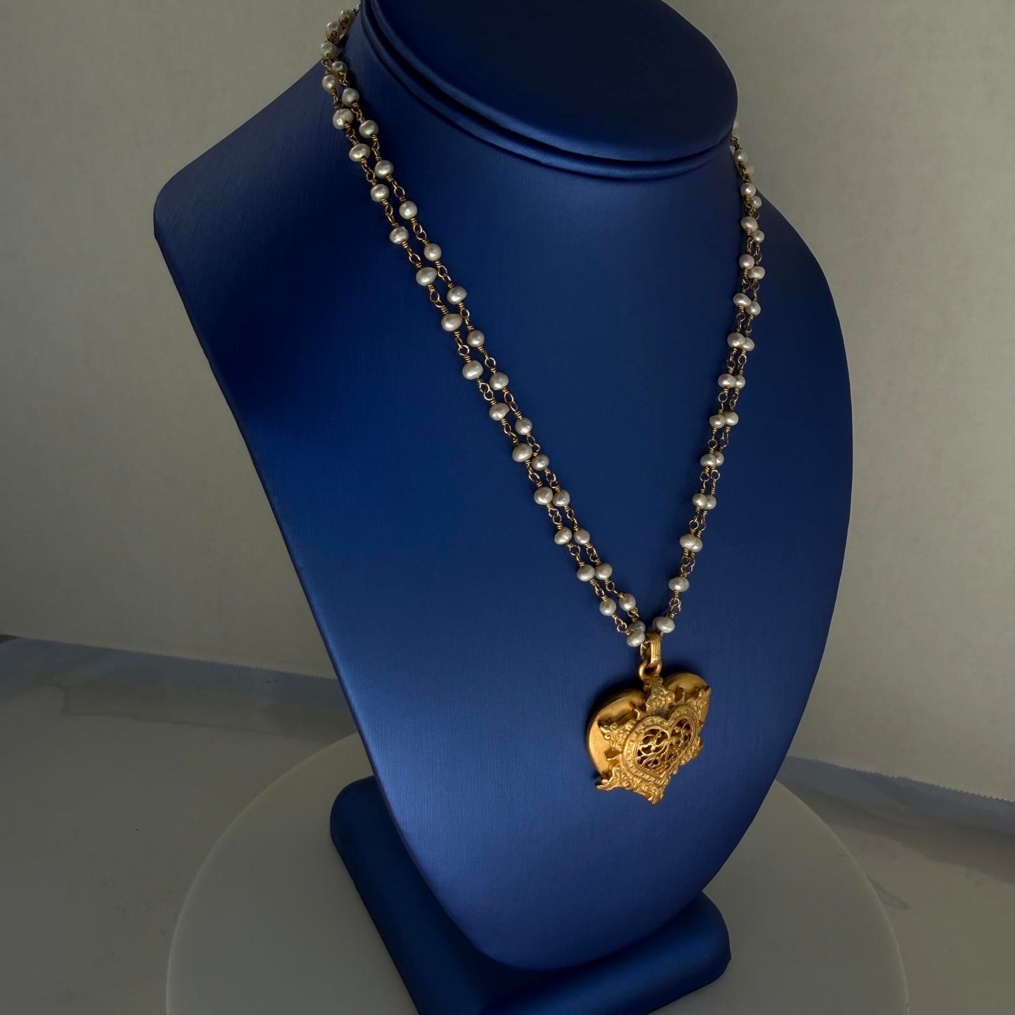 Vintage Style Heart. Gold tone Pendant. Freshwater Pearl Necklace