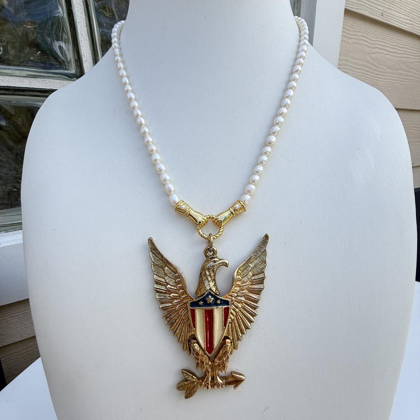 Vintage Patriotic American Eagle Pendant. Freshwater Pearl Necklace