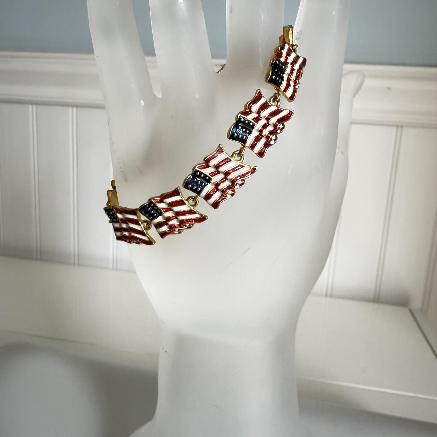 Vintage Patriotic American Flag Bracelet | Red White Blue Enamel Link Bracelet.