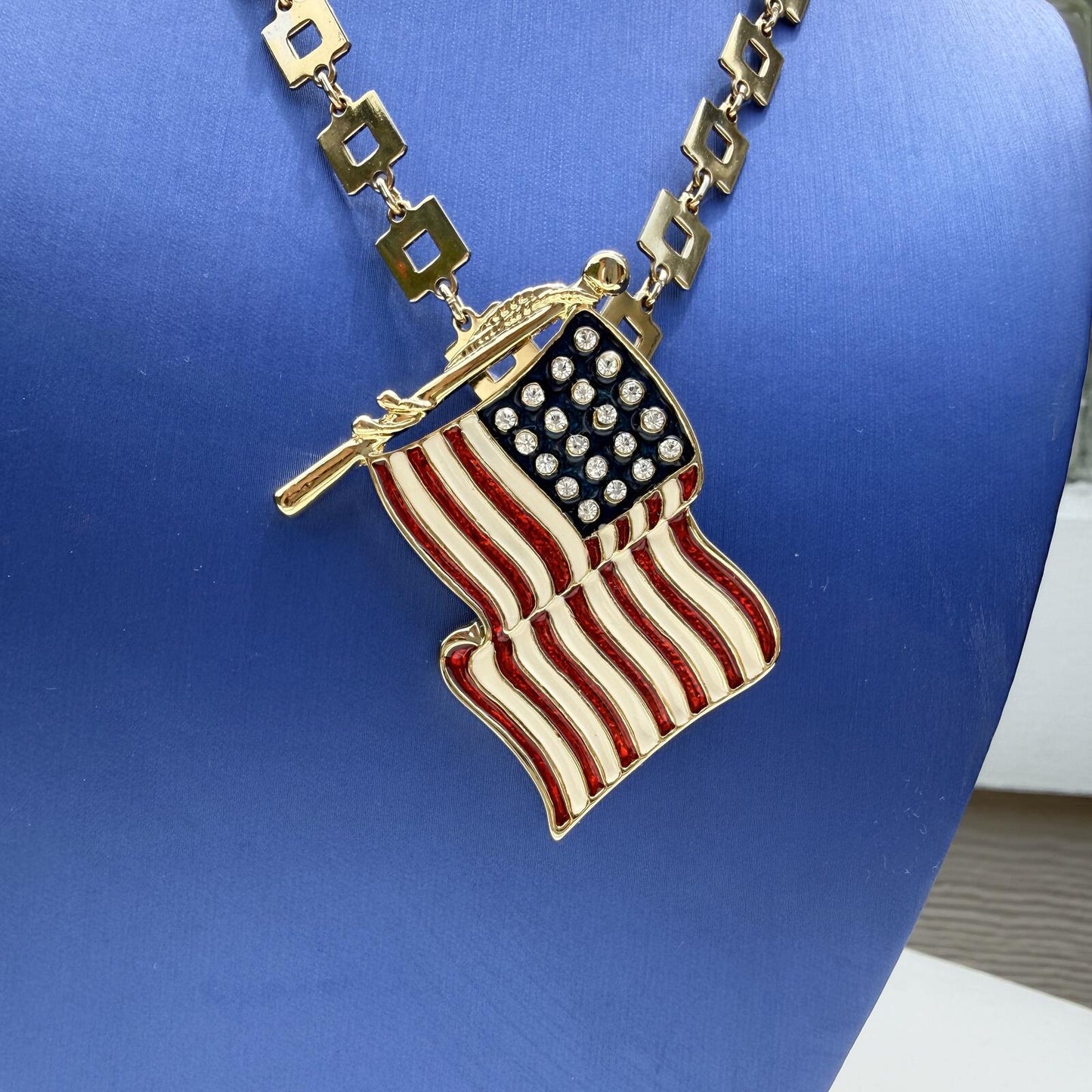 American Flag Necklace. Rhinestone Enamel Pendant, Gold Tone Vintage Chain.