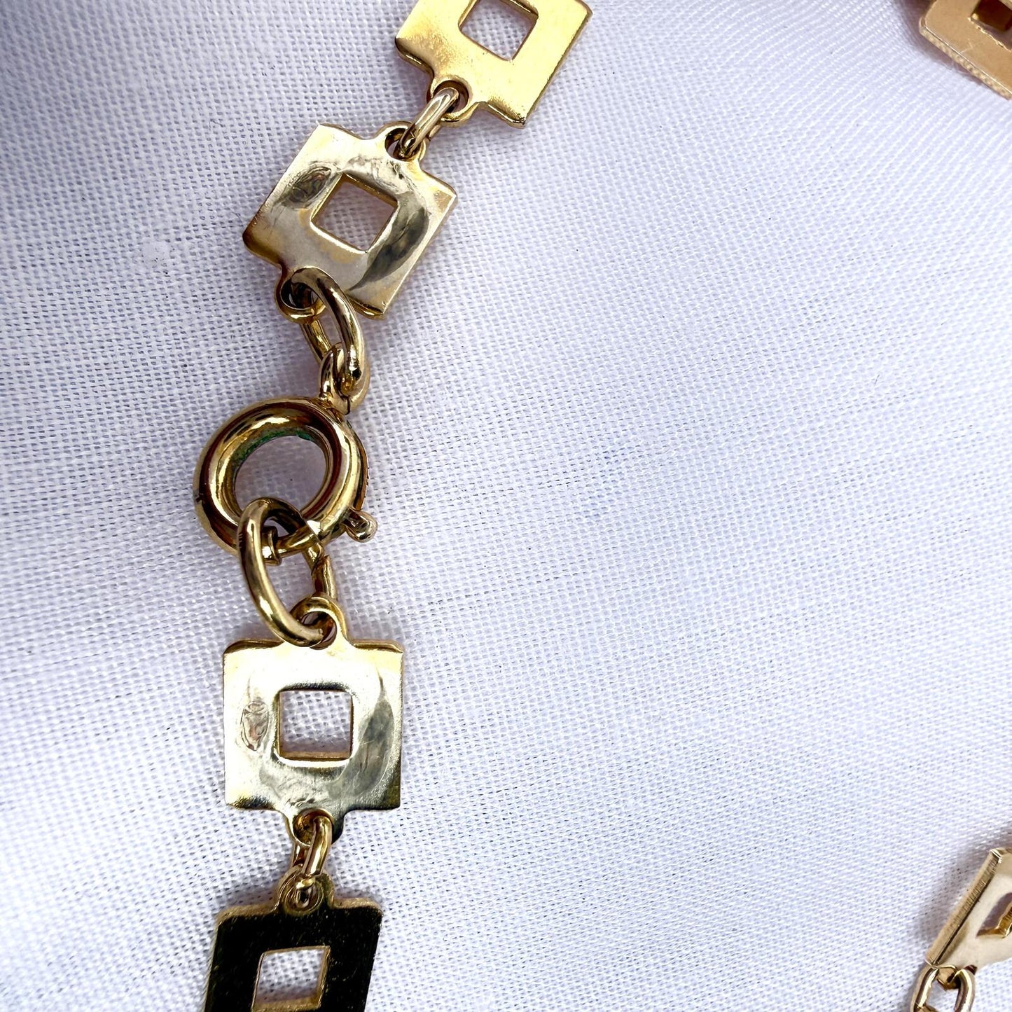 American Flag Necklace. Rhinestone Enamel Pendant, Gold Tone Vintage Chain.